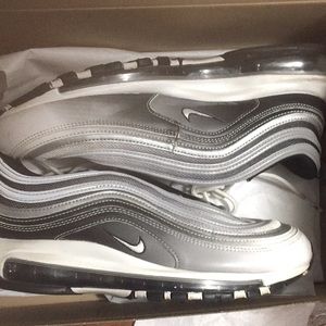 AirMax 97’s new shoe size 9.5